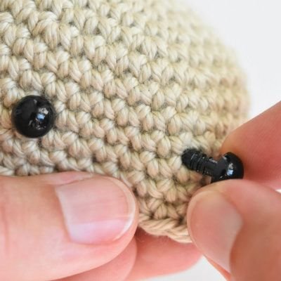 How to Attach Safety Eyes to Amigurumi Correctly