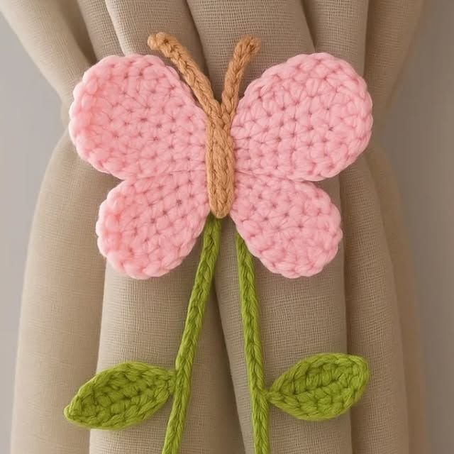 How to Crochet Curtain Tiebacks